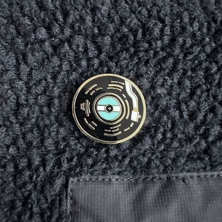 Vinyl Enamel Badge  Gifts £10.00      product_features